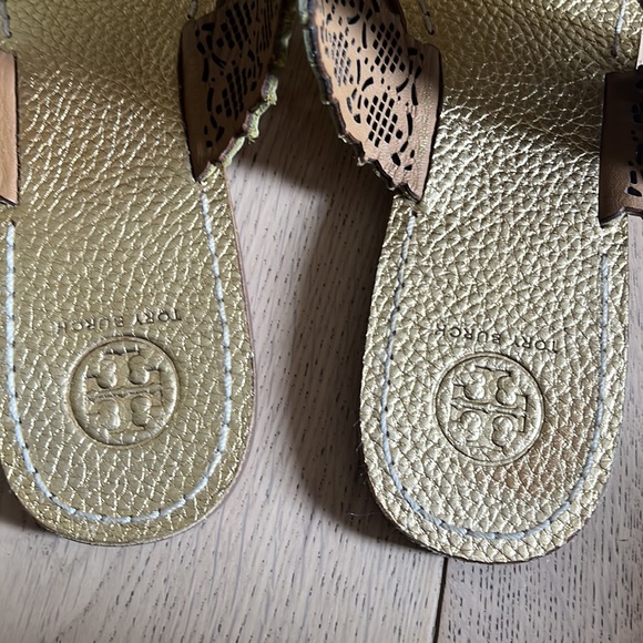 Tory Burch gold sandals size 9 - Picture 2 of 6